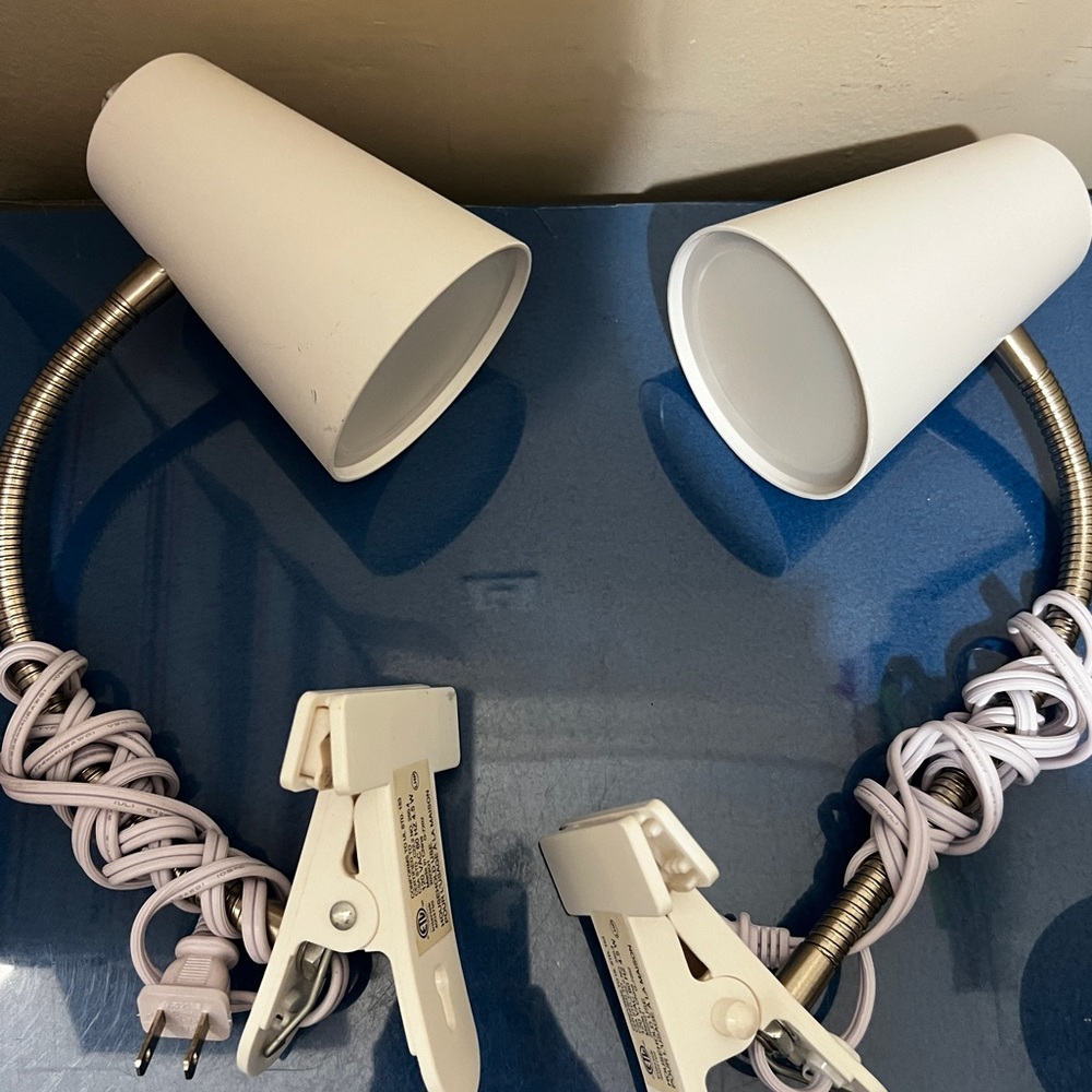 White Clip-On Lamp Set